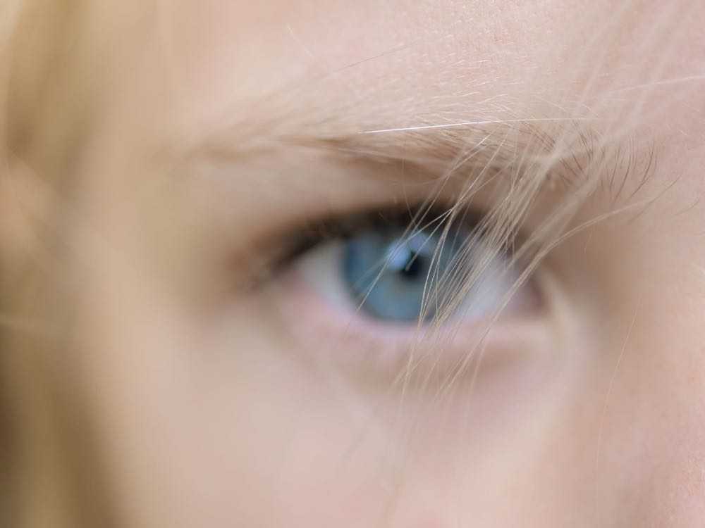 zoom sur l'oeil d'un enfant